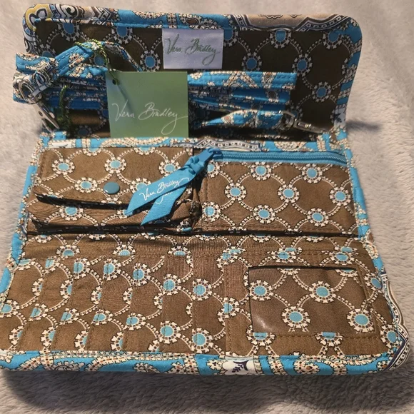 NWT Vera Bradley Totally Turq Sleek Wallet Magnetic Closure With Strap. - Picture 5 of 5